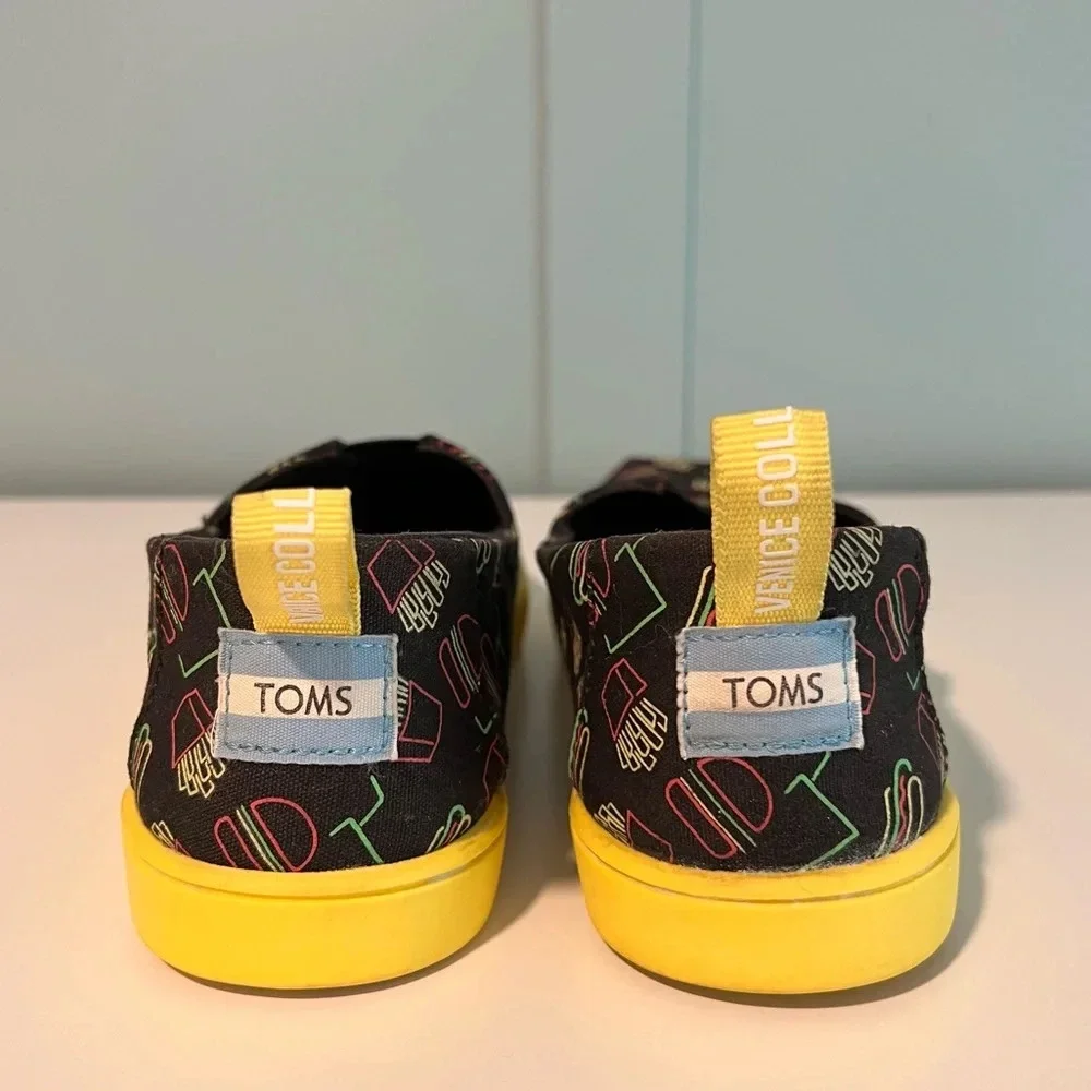 Toms ‘The Venice Collection’.‎ Size 7 1/2.